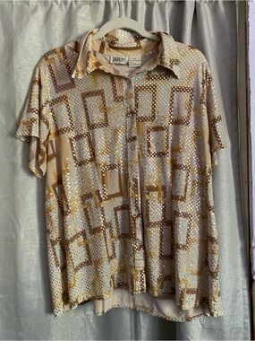 vintage Selene Sport short-sleeve button-down features a retro size XL